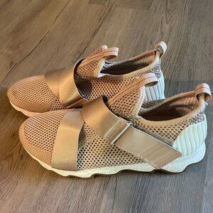 Sorel Women's Kinetic Impact Strap Comfort Shoes NL3231-257 Natural Tan 10